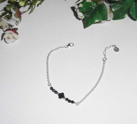 Bloem en hematietstenen armband aan 925 zilveren ketting