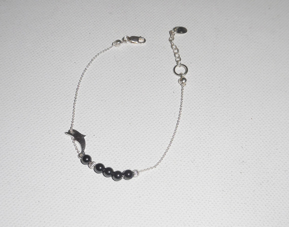 Originele dolfijn en hematiet kralen armband aan 925 zilveren ketting