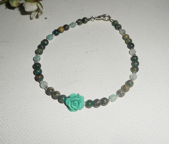 Parels en roze groene gorgonian armband op zilveren sluiting