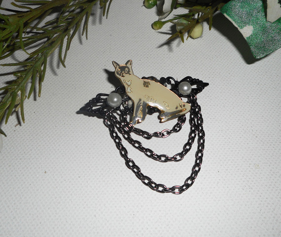 Siamese kat broche met parel email en zwarte ketting