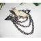 Siamese kat broche met parel email en zwarte ketting