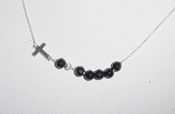 925 zilveren choker ketting met zwart kristallen kruis en kralen