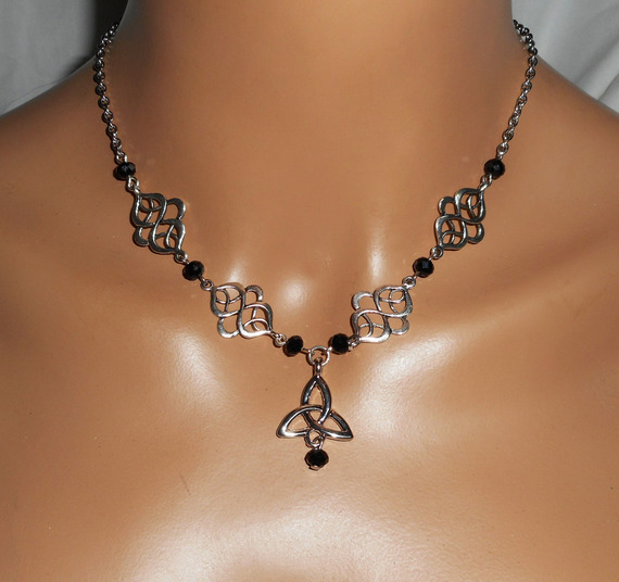 Zwarte Boheemse kristallen kralen tiara met Keltische motieven 2 in 1