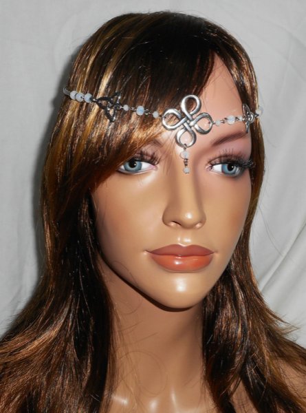 Witte ondoorzichtige Boheemse kristallen tiara met Keltische motieven 2 in 1