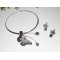 Originele ketting set met grijze vlinder bezet met kristal en agaat stenen