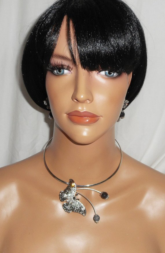 Originele ketting set met grijze vlinder bezet met kristal en agaat stenen