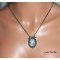 Blauwe cameo hanger met vogels in brons metaal aan ketting