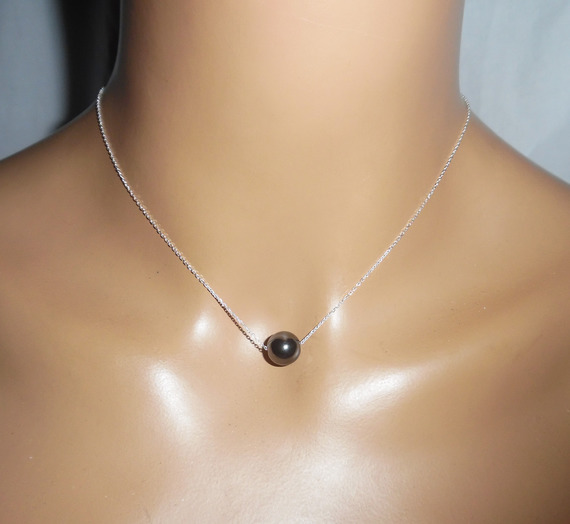 Hematietsteen hanger aan 925 zilveren ketting