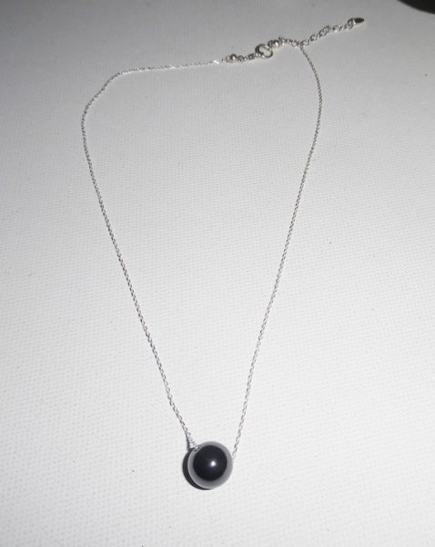 Hematietsteen hanger aan 925 zilveren ketting