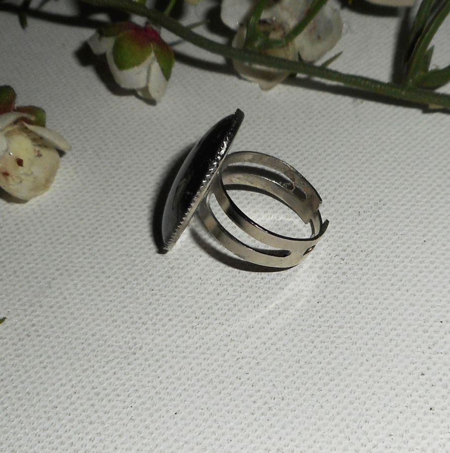 Hematiet cabochon ring