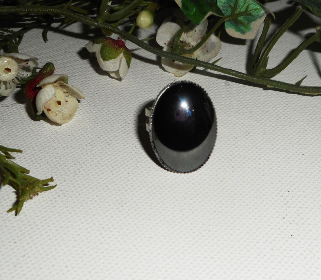 Hematiet cabochon ring