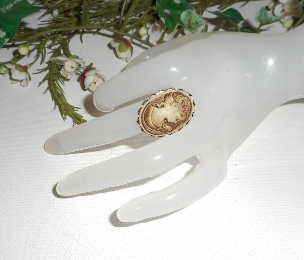 Bruine camee ring