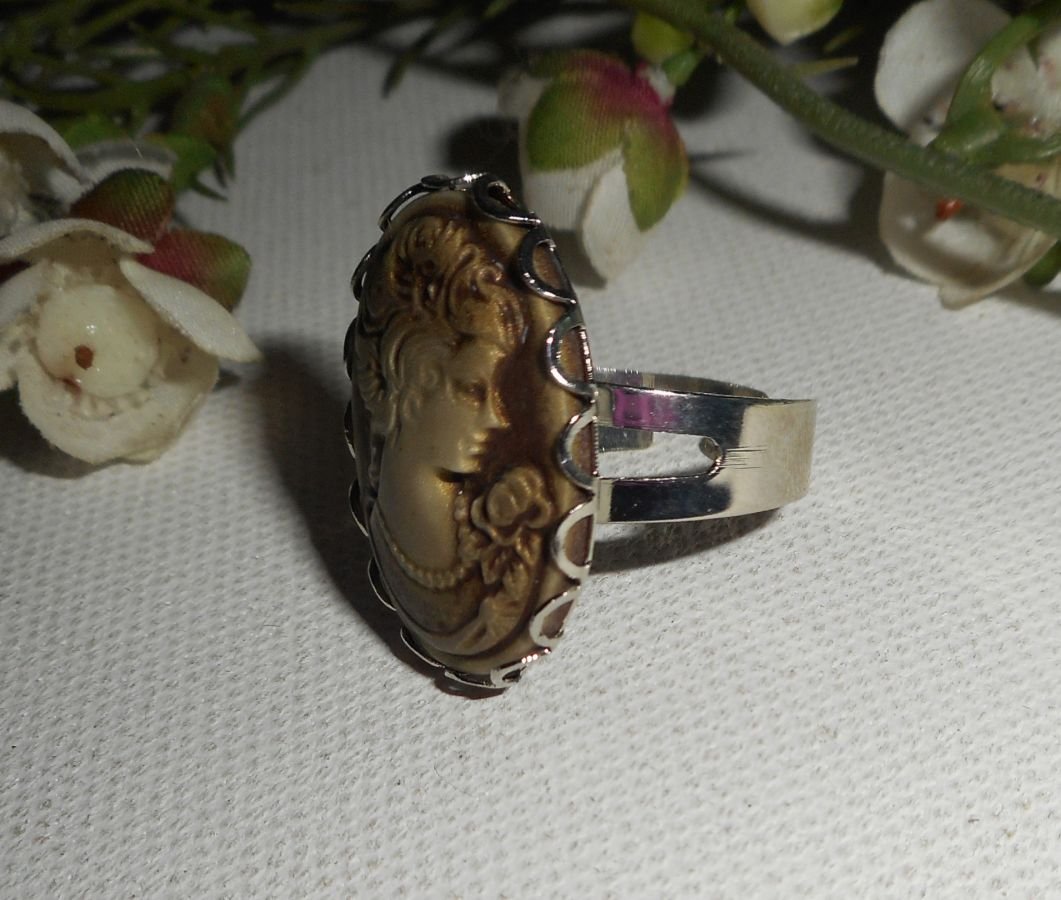 Bruine camee ring