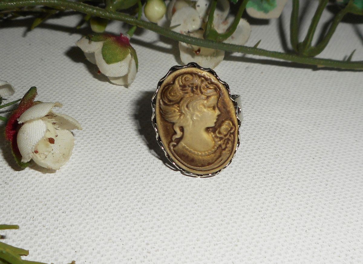 Bruine camee ring