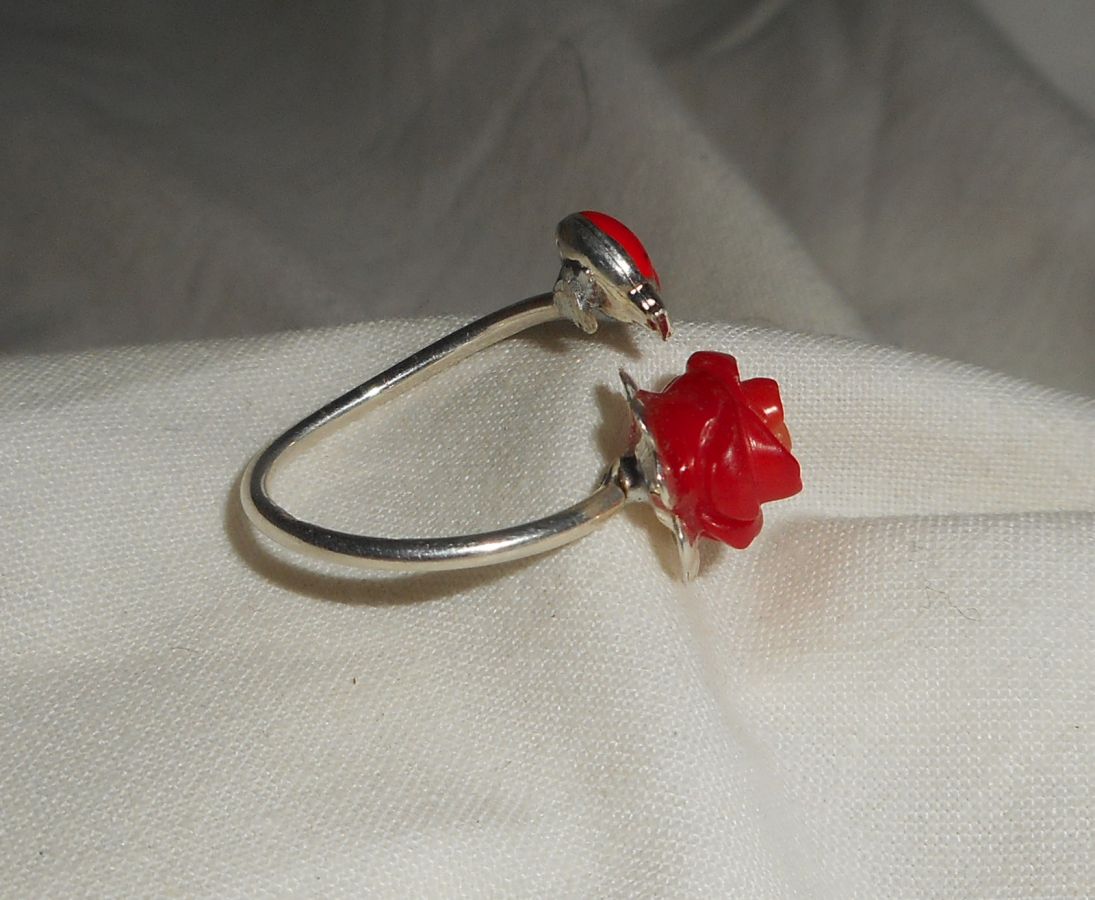 Originele 925 zilveren ring met koraalroos en rood emaille lieveheersbeestje