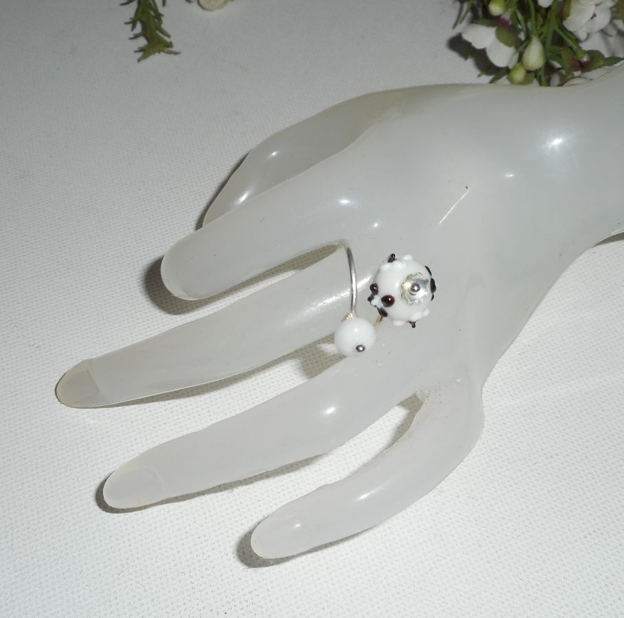 Originele 925 zilveren ring met witte jade steen en lampwork parel