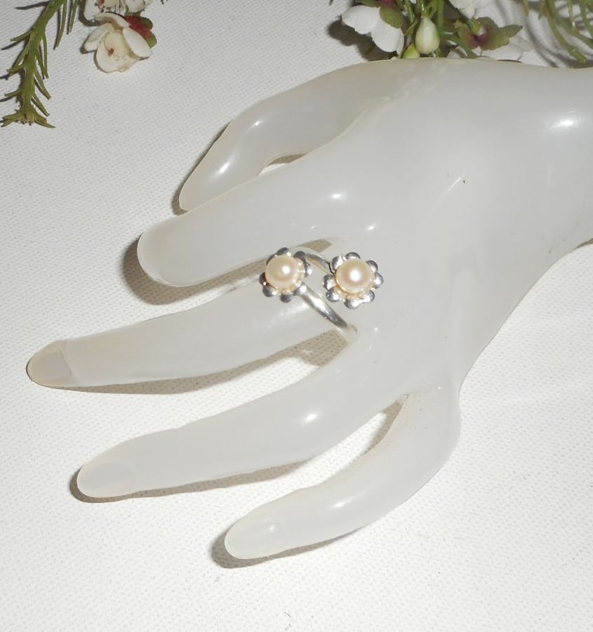 Originele 925 zilveren ring met dubbele bloem en witte gekweekte parels