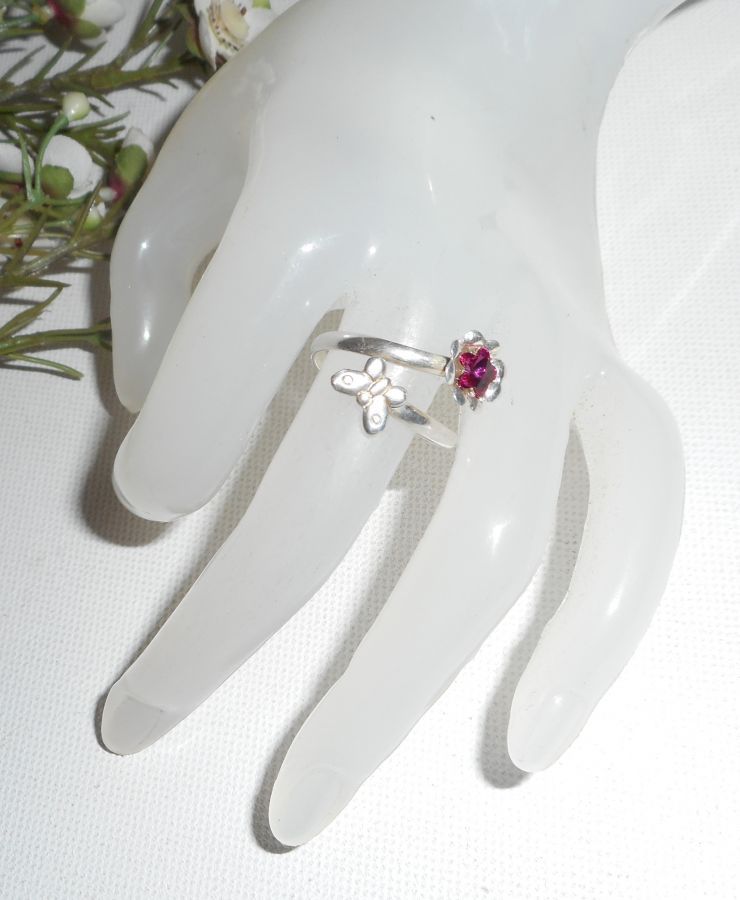 Originele 925 zilveren ring met kristallen bloem en vlinder