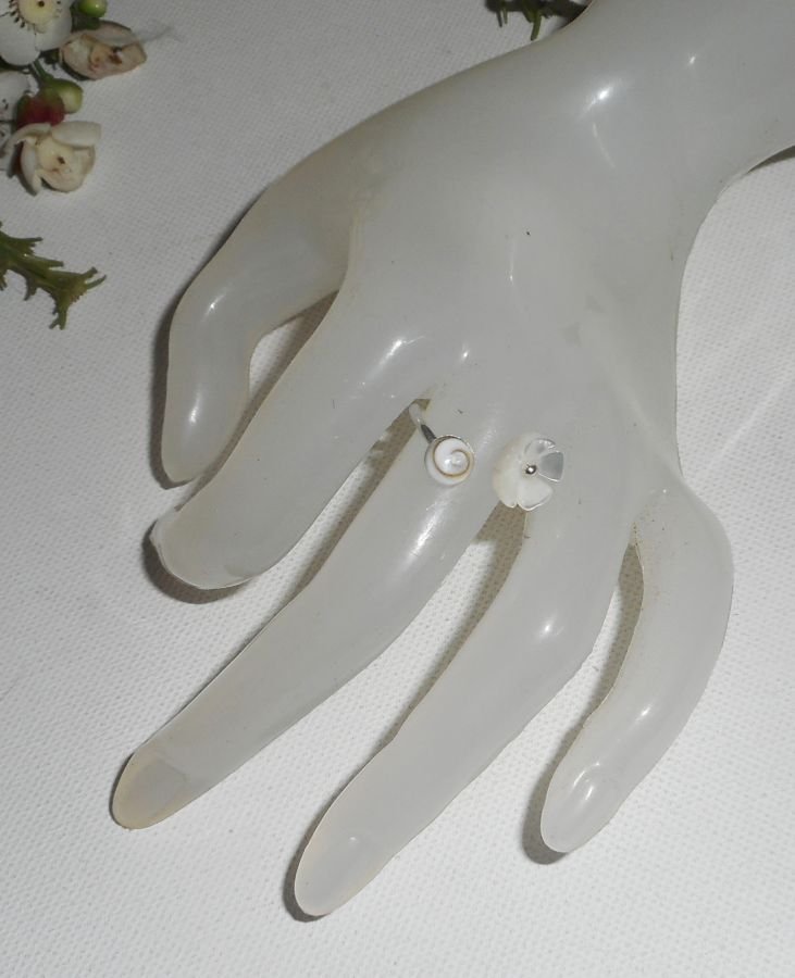 Originele 925 Sterling Zilveren Ring met Parelmoer Bloem en St. Lucia Oog