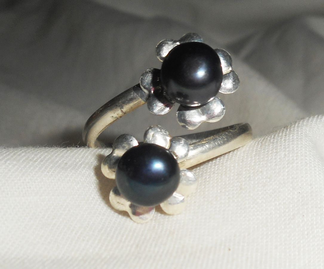 Originele 925 zilveren ring met bloem en zwarte gekweekte parel
