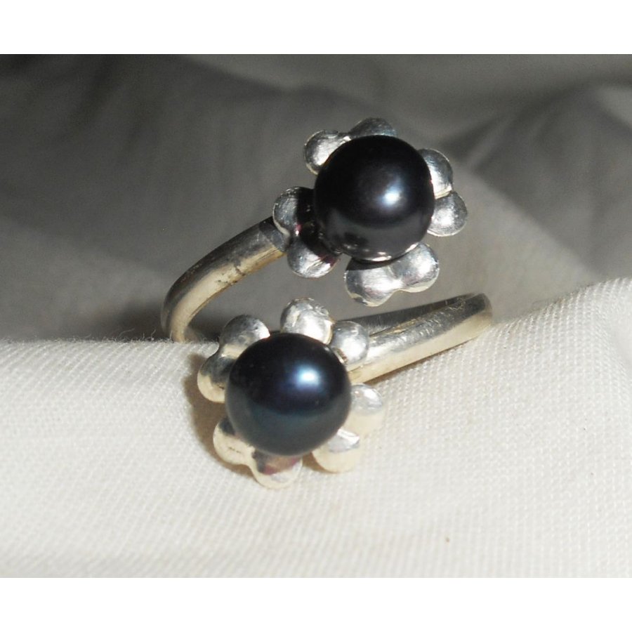 Originele 925 zilveren ring met bloem en zwarte gekweekte parel