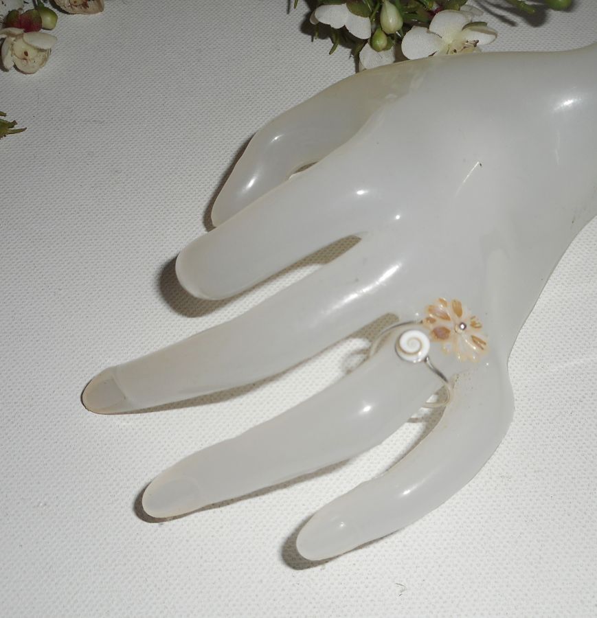 Originele 925 Sterling Zilveren Ring met Parelmoer Margriet en St. Lucia-oog