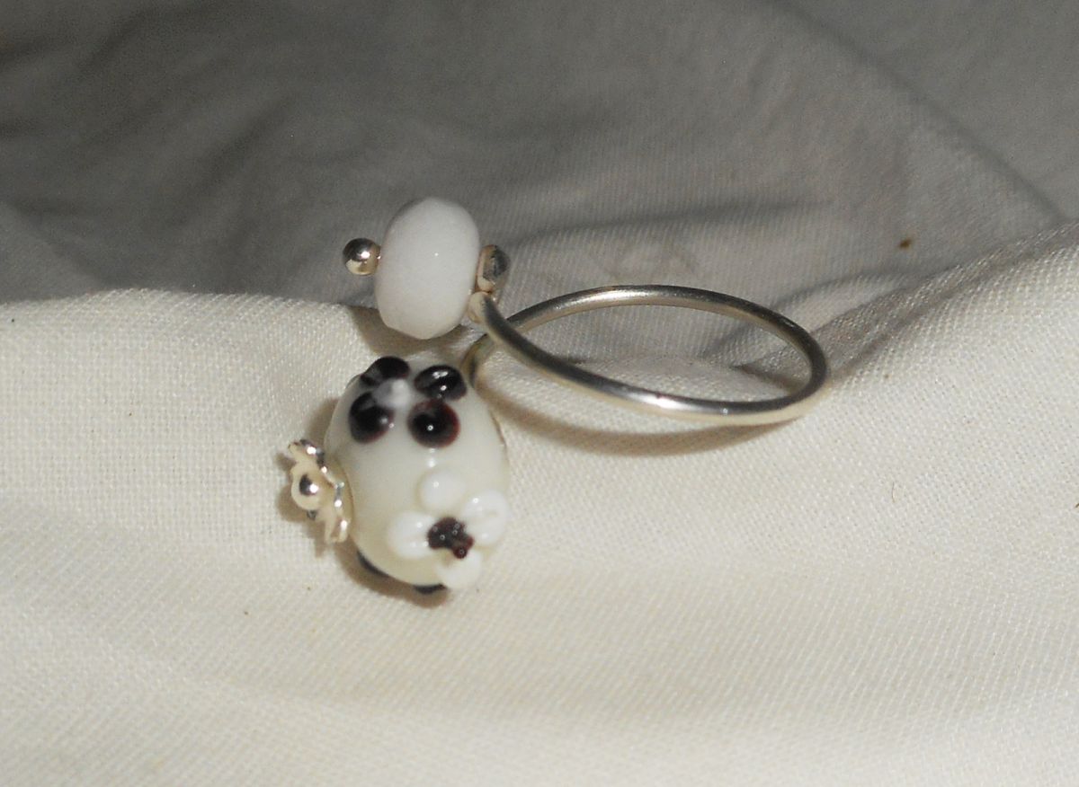 Originele 925 zilveren ring met witte jade steen en lampwork parel