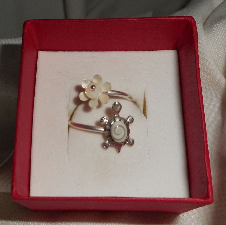 Originele 925 zilveren ring met witte St Lucia oogschildpad en parelmoer
