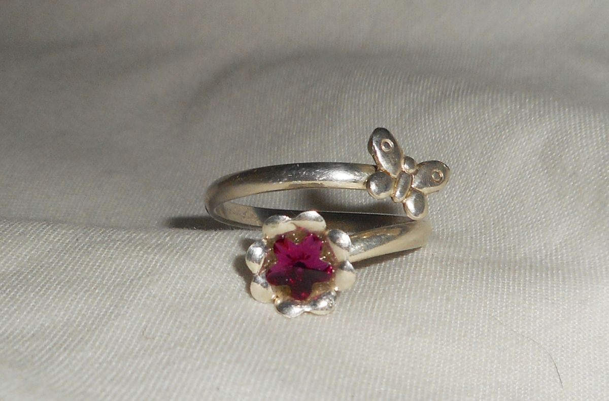 Originele 925 zilveren ring met kristallen bloem en vlinder