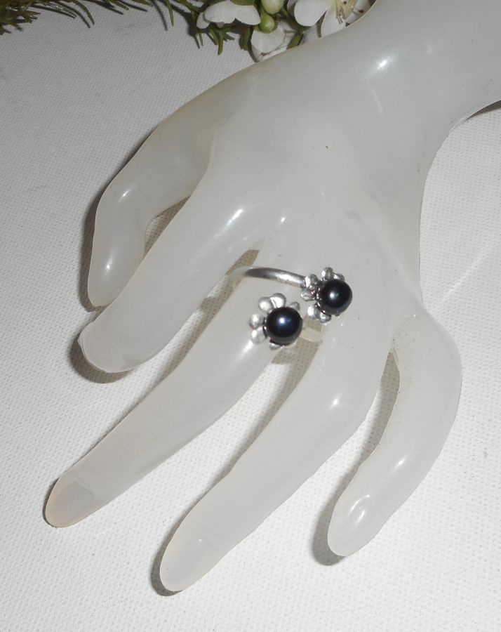 Originele 925 zilveren ring met bloem en zwarte gekweekte parel