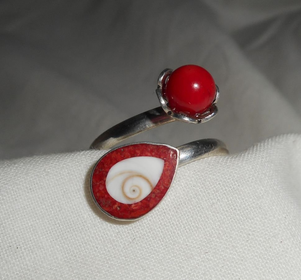 Originele 925 zilveren ring met rode gorgon en St. Lucia oog
