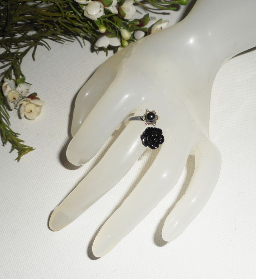 Originele 925 zilveren ring met zwarte roos en grijze hematiet ronde stenen 