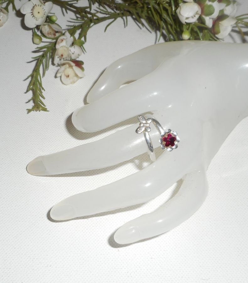 Originele 925 zilveren ring met kristallen bloem en vlinder