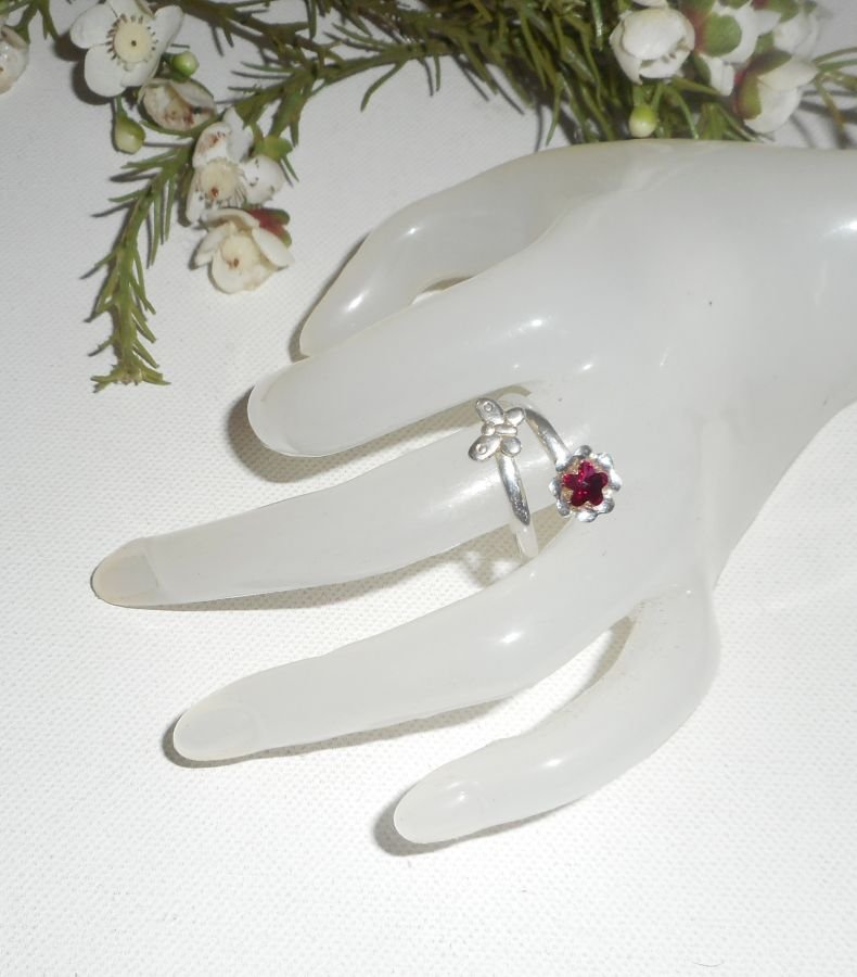 Originele 925 zilveren ring met kristallen bloem en vlinder
