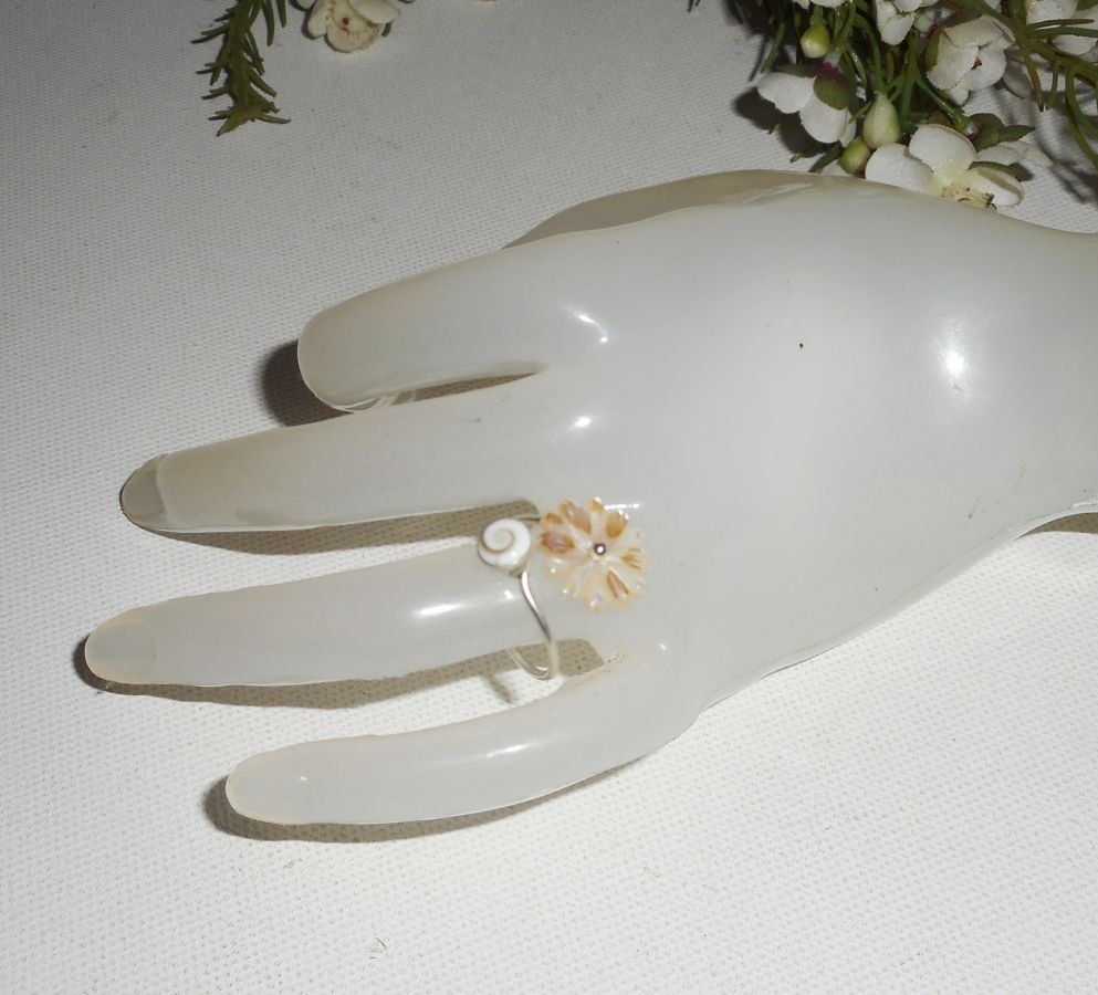 Originele 925 Sterling Zilveren Ring met Parelmoer Margriet en St. Lucia-oog