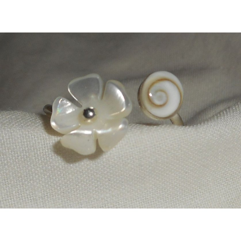 Originele 925 Sterling Zilveren Ring met Parelmoer Bloem en St. Lucia Oog