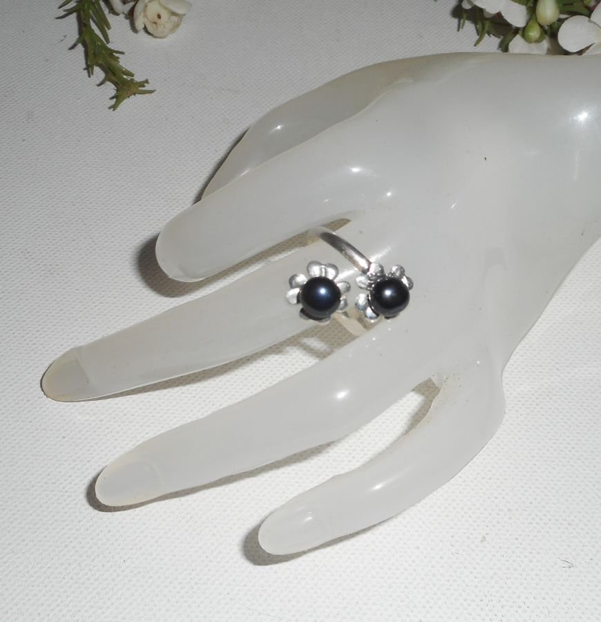 Originele 925 zilveren ring met bloem en zwarte gekweekte parel