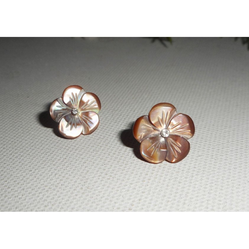 Oorbellen met bruine parelmoer bloem, zilver 925