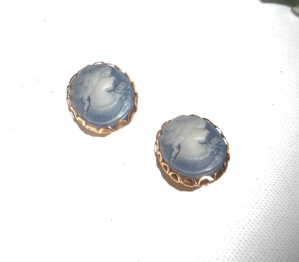 Blauwe camee oorbellen op clips