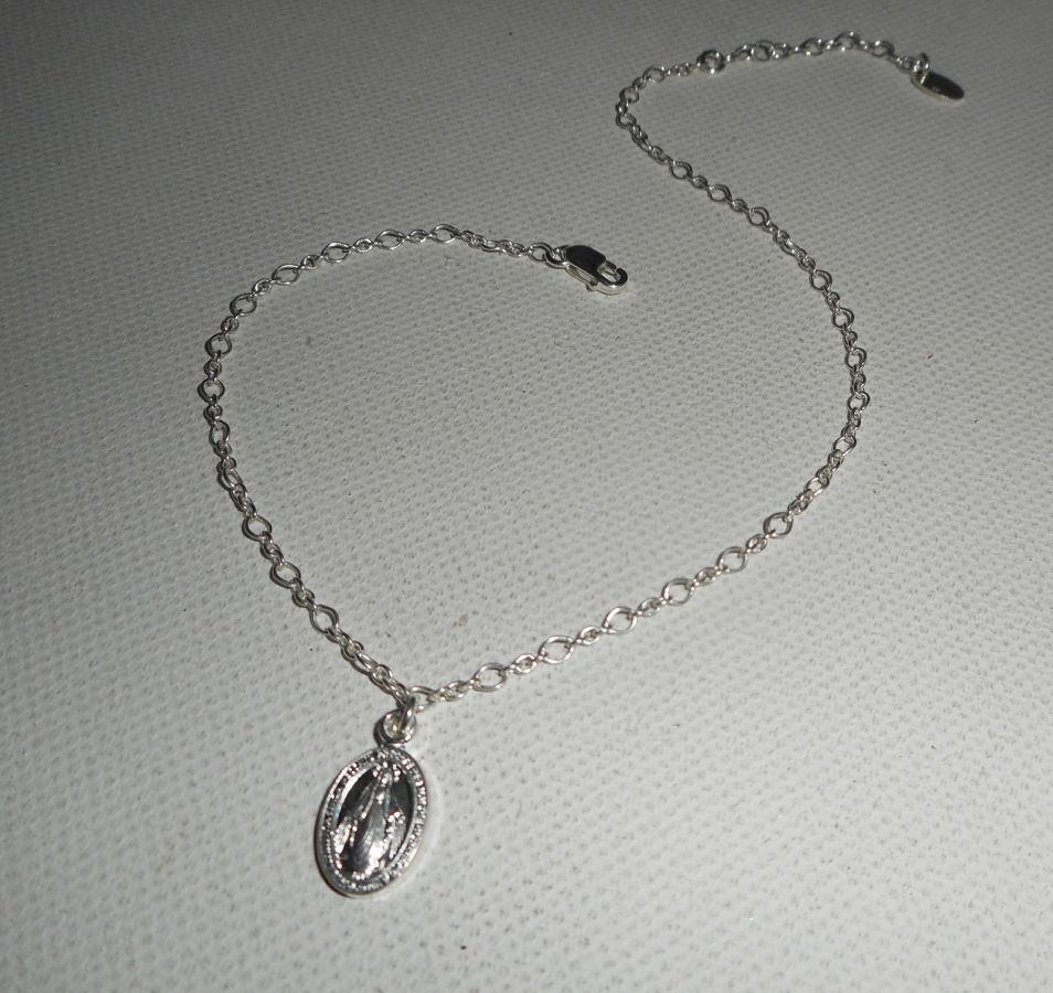 Armband/enkelketting met maagdelijke medaille aan 925 zilveren ketting