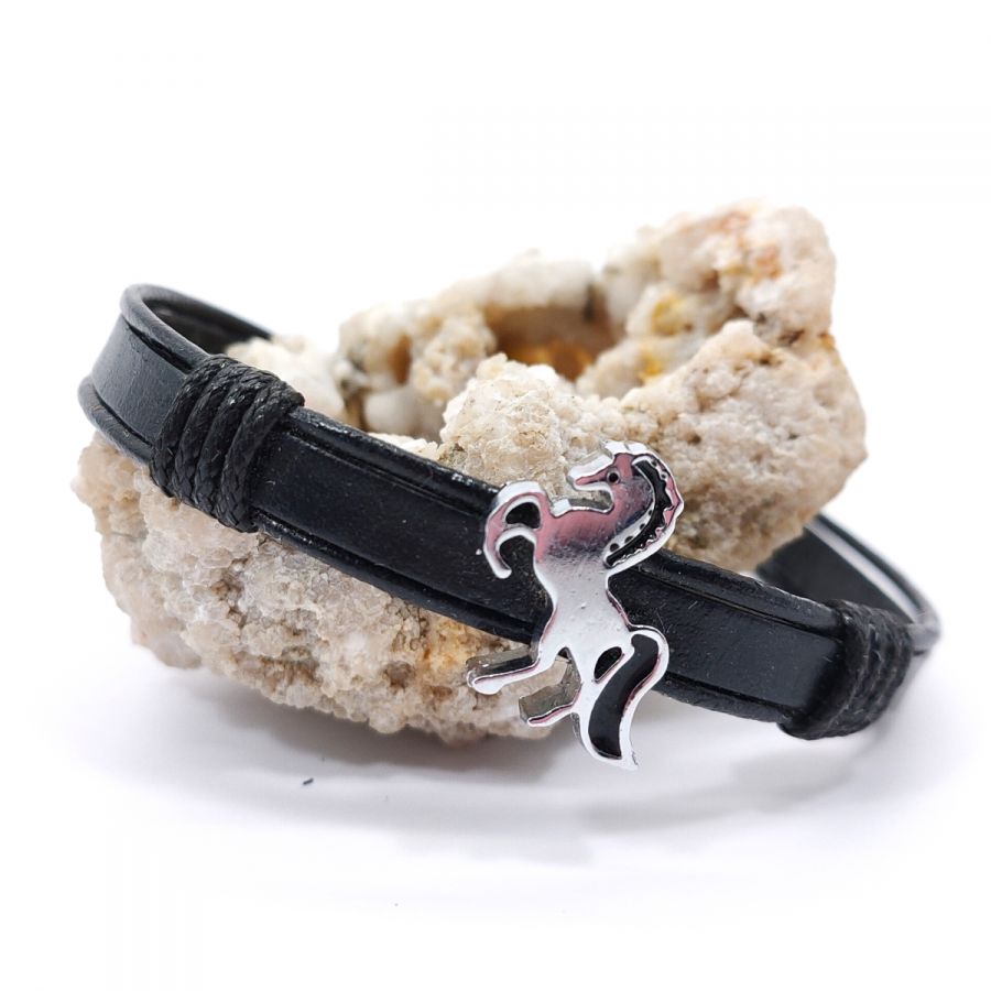 Paardenarmband op lederen koord 