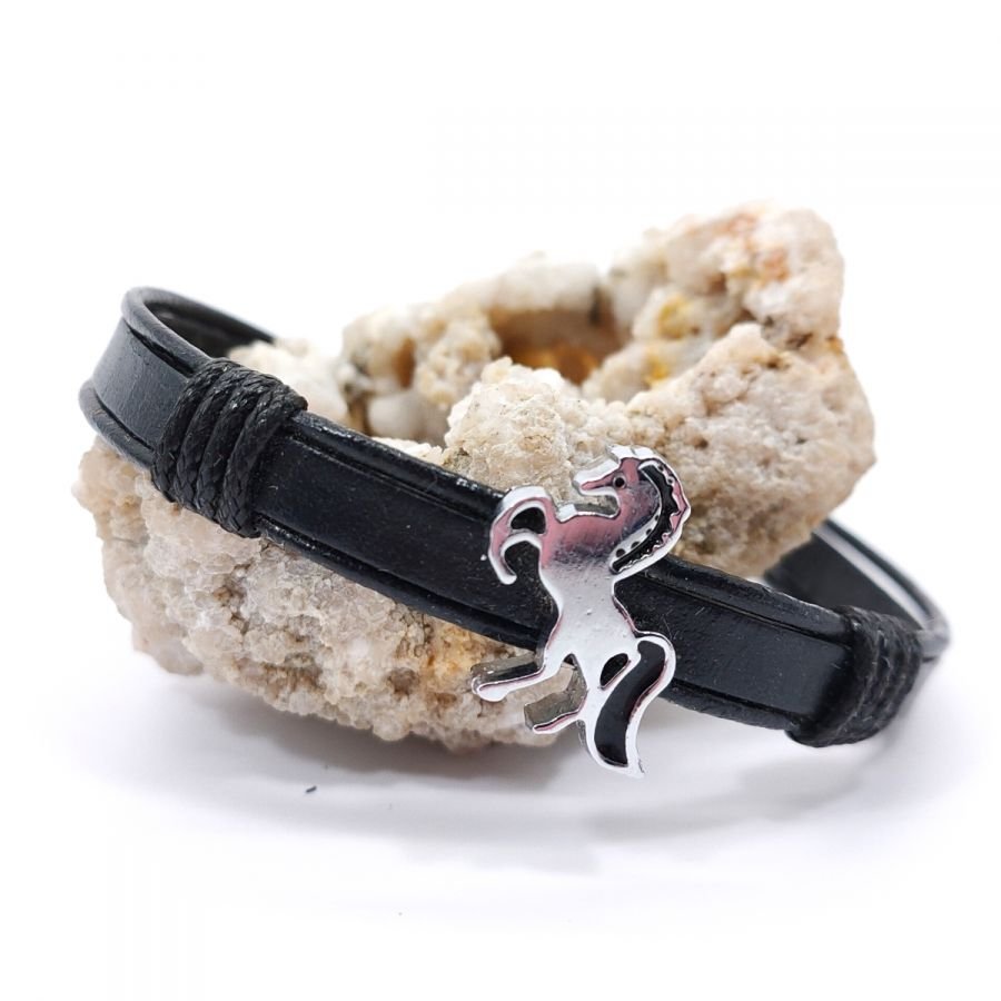 Paardenarmband op lederen koord 