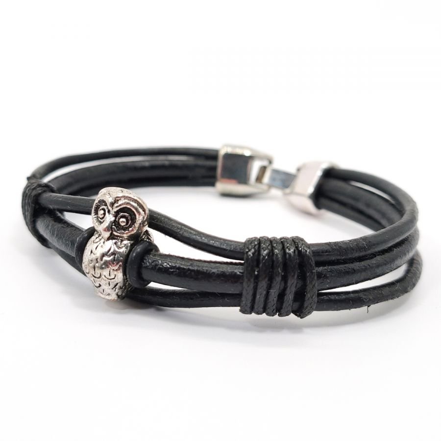 Uil armband op zwart lederen koord