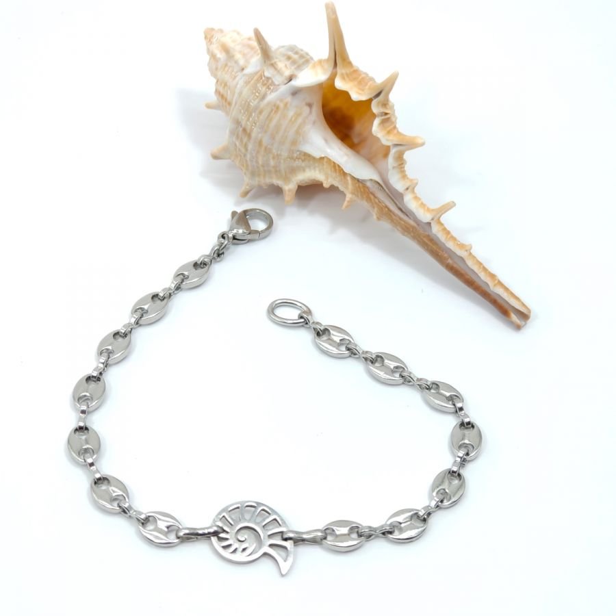 Zeeschelpenarmband aan stalen koffiebonenketting 