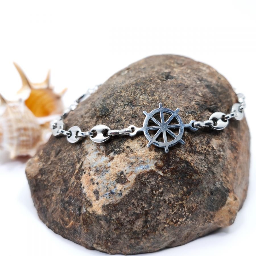 Stuurwielarmband aan stalen koffiebonenketting 