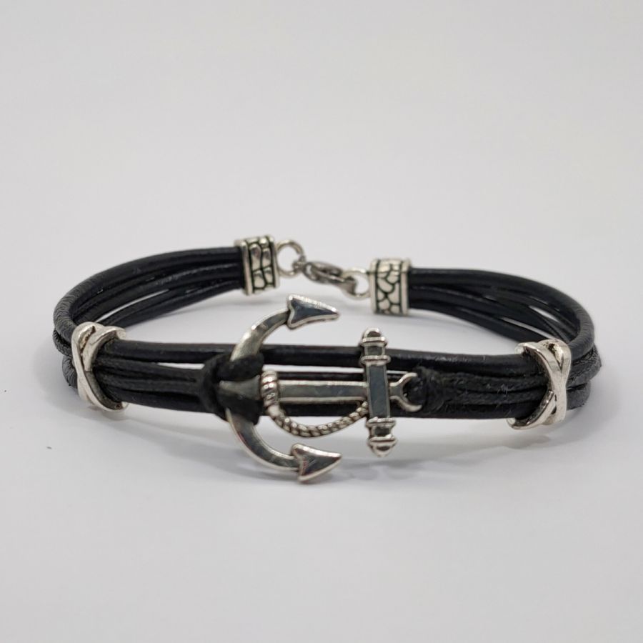Mannenarmband met meerdere strengen leer en zilverkleurig metalen anker