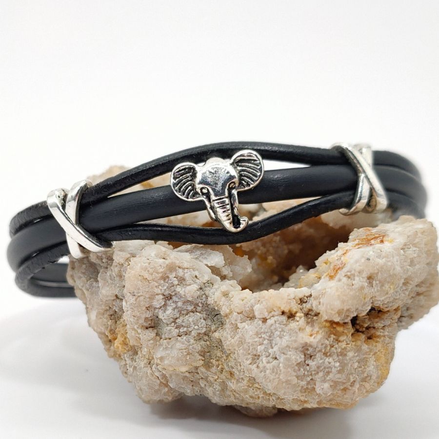Olifantenarmband aan zwart lederen koorden
