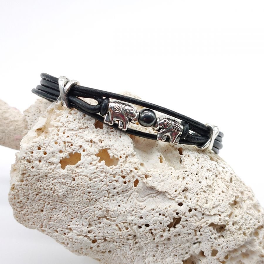 Olifantenarmband met steen op zwart lederen koorden 