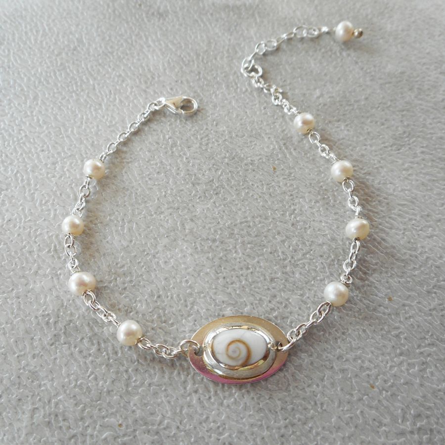 Gekweekte parel armband en St Lucia oog medaille aan 925 zilveren ketting