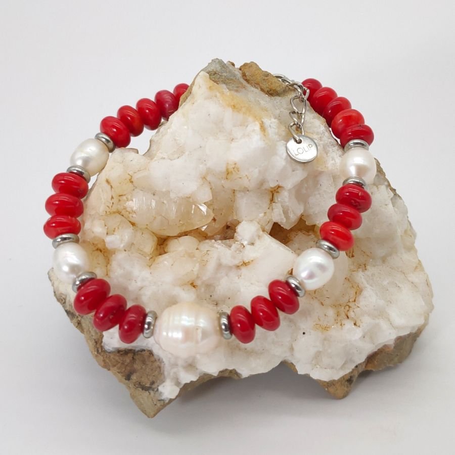 Gekweekte parel en rode gorgoniaan armband